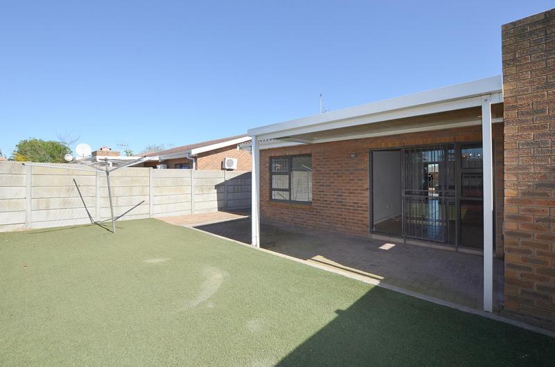 To Let 2 Bedroom Property for Rent in Sonstraal Heights Western Cape